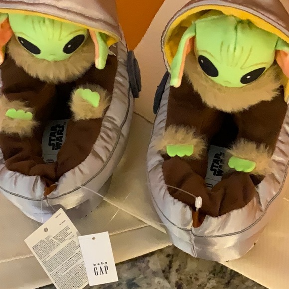 Gap Child’s Slippers - Picture 2 of 4